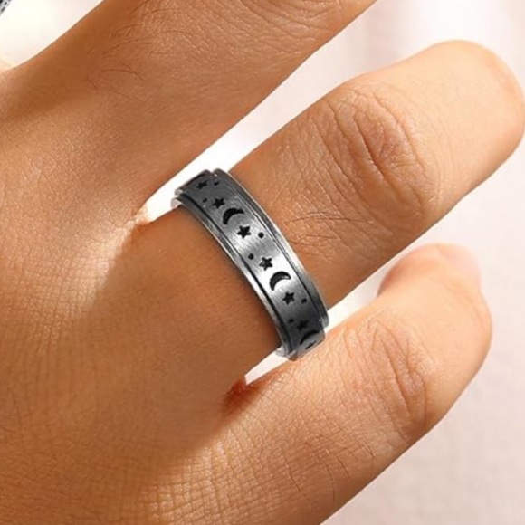 Stainless Steel NWT Silver Spin/Fidget Ring with Moon and Star Design - Picture 4 of 6